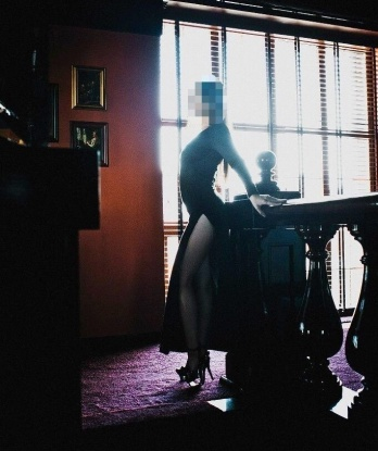 Я искусная и опытная индивидуалка из Москвы, с нежными руками и пылкими губами. Я знаю, как доставить истинное удовольствие и расслабление. Мои услуги включают классический массаж, эротический массаж, расслабляющие процедуры и многое другое.
🌟 У меня есть множество положительных отзывов от моих постоянных клиентов, которые говорят о моей внимательности и страсти. Я предлагаю дискретность и конфиденциальность каждому, кто приходит ко мне.
📸 Ты можешь увидеть все мои фото на моей персональной странице в Инстаграме. Там ты увидишь мои формы, мои нежные черты лица и идеальные кривые.
💫 Позволь мне стать твоим секретным источником удовольствия и наслаждения. Просто свяжись со мной и давай начнем наше приключение вместе. Жду тебя, мой рыцарь. 5796, 24 года